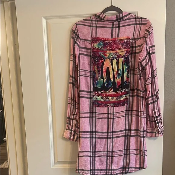 EXCELLENT CONDITION BOUTIQUE PIECE Pink and Black Plaid Long Sleeve Shirt - Picture 3 of 5
